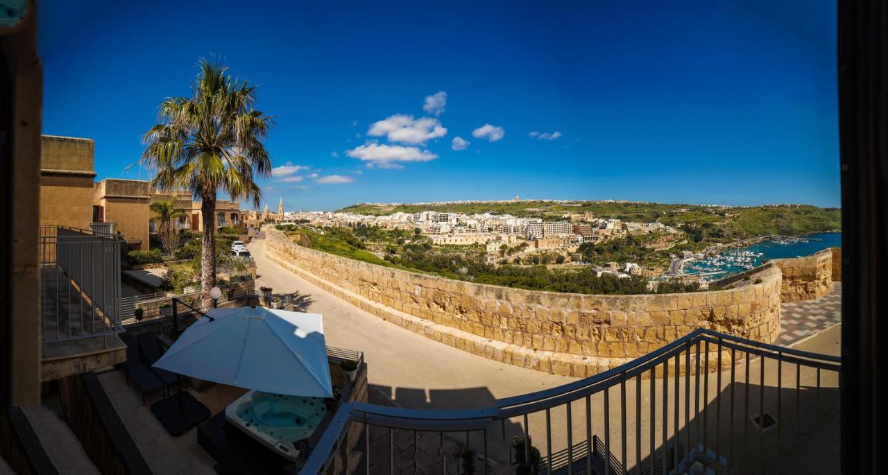 Harbour Views Duplex Maisonette With Jacuzzi Hot Tub Holiday home Mgarr