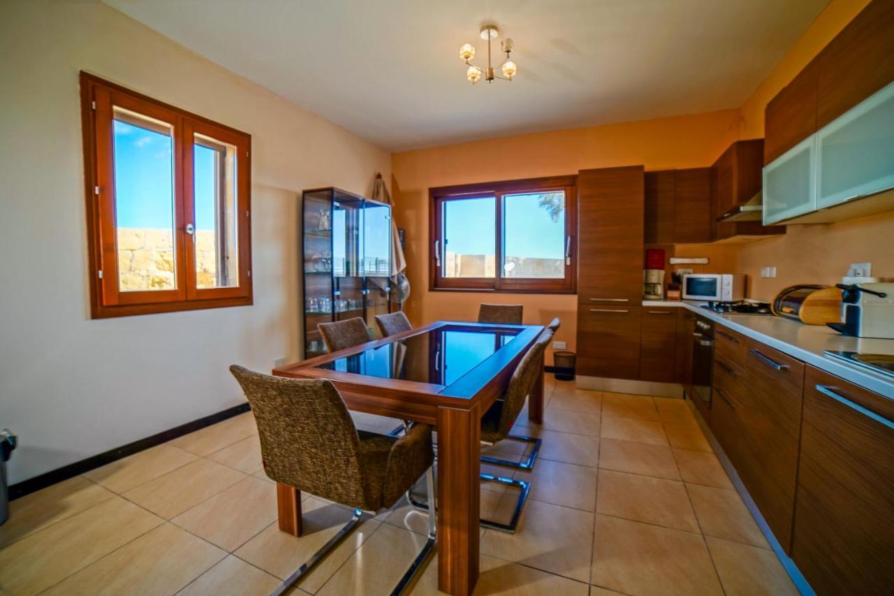 Harbour Views Duplex Maisonette With Jacuzzi Hot Tub