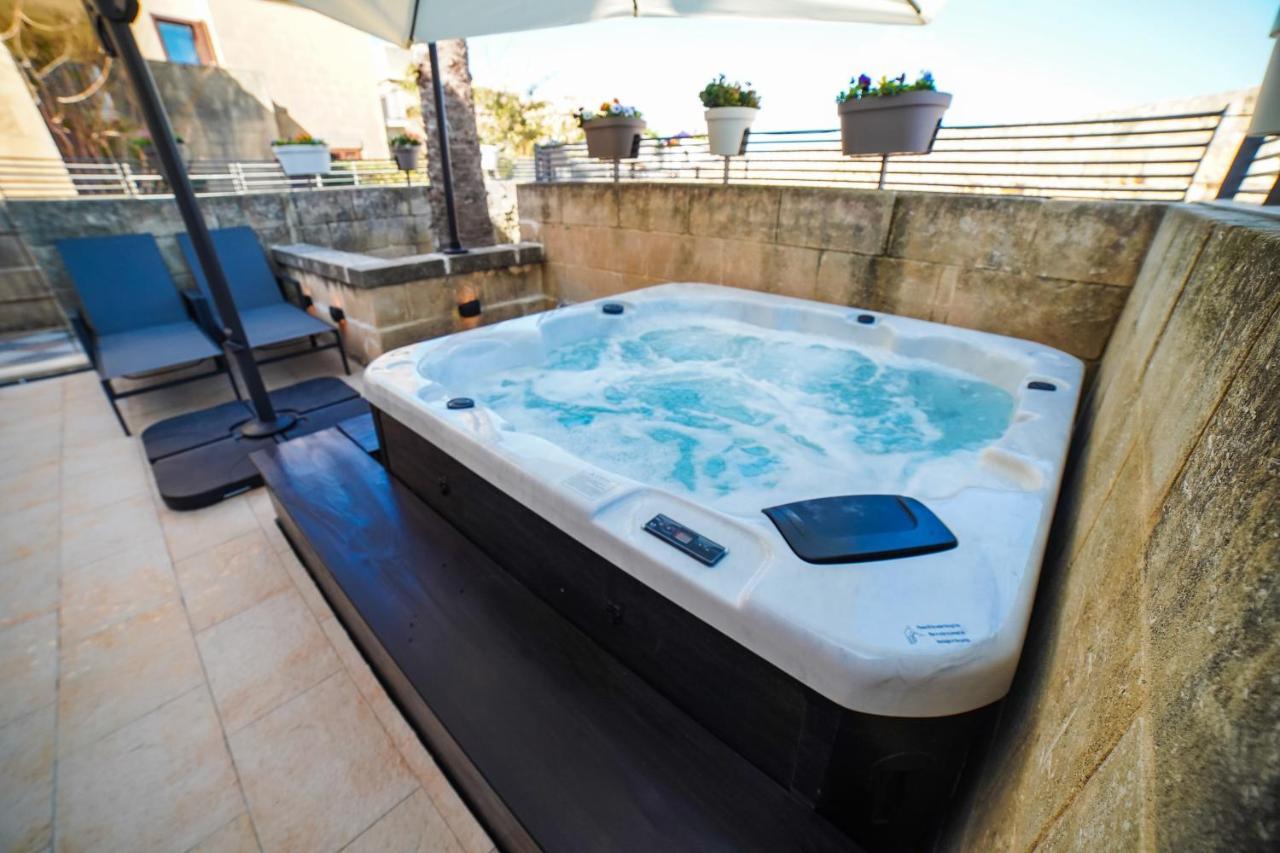 Harbour Views Duplex Maisonette With Jacuzzi Hot Tub *