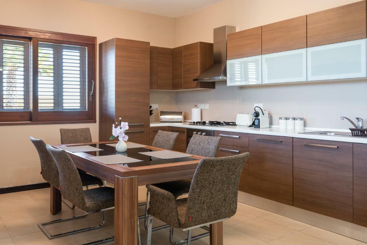 Harbour Views Duplex Maisonette With Jacuzzi Hot Tub Holiday home Mgarr